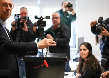 seguro-vence-eleicao-em-portugal-com-ampla-vantagem