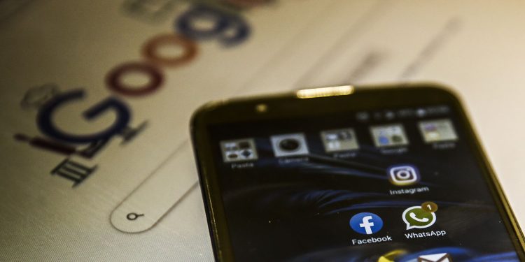 dia-da-internet-segura-alerta-para-riscos-do-sharenting