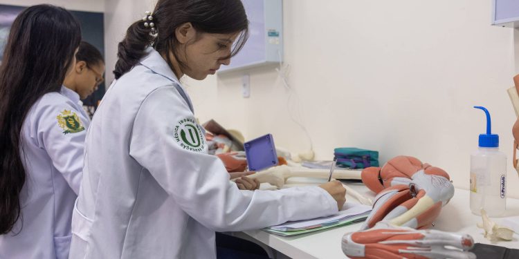 governo-lula-revoga-edital-para-criacao-de-novos-cursos-de-medicina