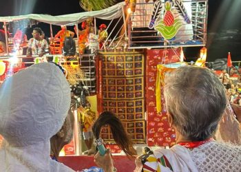 momentos-em-que-gil-e-caetano-se-emocionaram-em-camarote-de-salvador