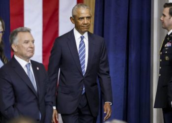 obama-diz-que-alienigenas-“sao-reais”,-mas-nega-misterio-sobre-area-51-dos-eua