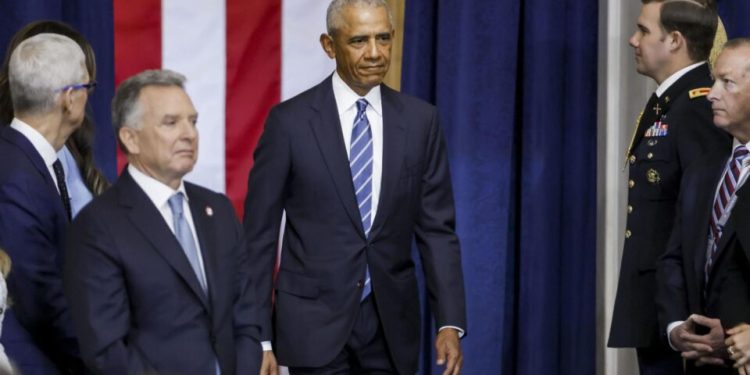 obama-diz-que-alienigenas-“sao-reais”,-mas-nega-misterio-sobre-area-51-dos-eua