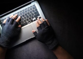 hacker-preso-pagava-r$-0,06-em-diarias-de-hoteis-de-luxo-na-espanha