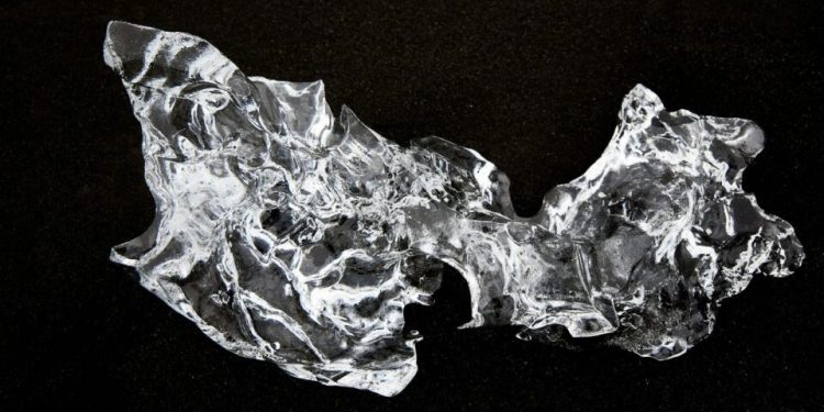 cientistas-capturam-imagens-do-crescimento-de-cristais-em-metal-liquido-pela-primeira-vez