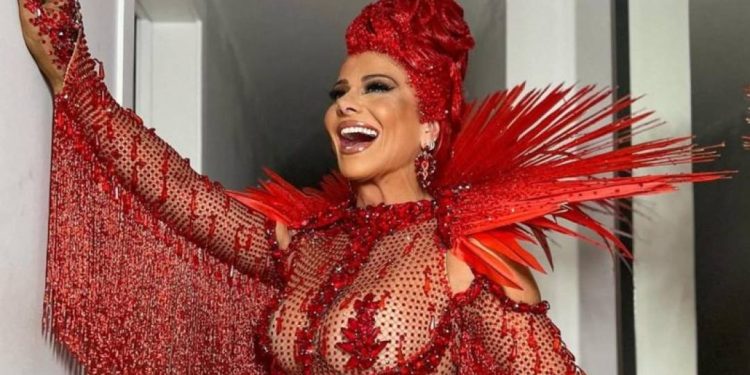 suada-por-fora,-molhadinha-por-dentro.-viva-as-menopausadas-na-avenida