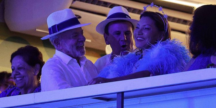 especialista-explica-os-pontos-que-podem-complicar-para-lula-no-desfile-rebaixado