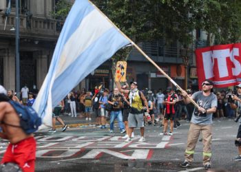greve-contra-reforma-de-milei-pode-gerar-prejuizo-milionario-para-a-economia-argentina