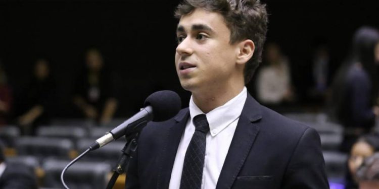 a-troca-de-farpas-entre-nikolas-ferreira-e-eduardo-bolsonaro