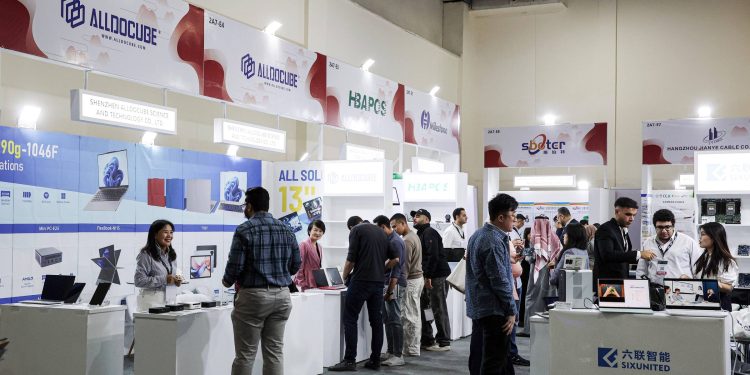 total-de-cursos-de-pos-em-ia-mais-que-dobra-em-2025-e-passa-de-mil
