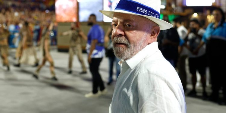 o-encontro-entre-um-mestre-do-samba-e-a-ressaca-de-carnaval-de-lula