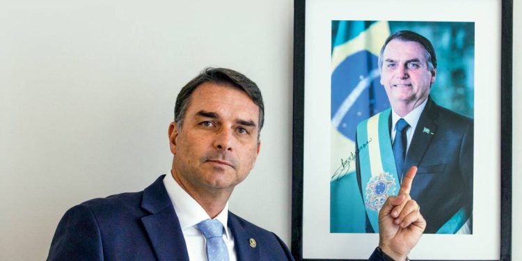 as-primeiras-promessas-da-pre-campanha-de-flavio-bolsonaro