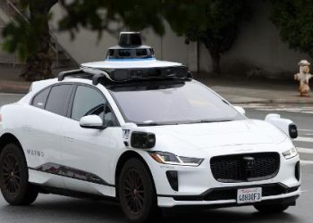 nova-york-retira-proposta-de-legalizacao-de-servicos-de-robotaxis