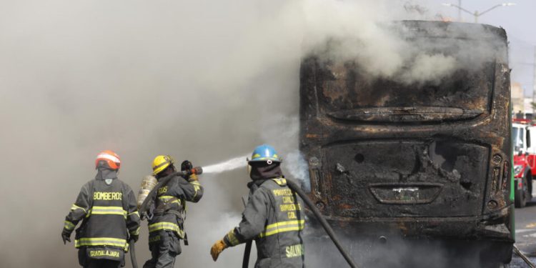 morte-de-“el-mencho”-desencadeia-onda-de-violencia-e-bloqueios-de-transportes-no-mexico