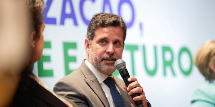 fundeb-deve-compensar-queda-de-orcamento-de-programa-federal-de-alfabetizacao,-diz-mec