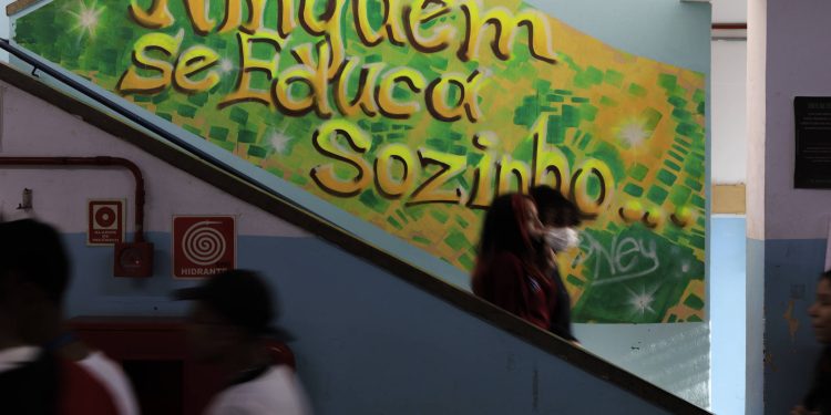 governo-tarcisio-nao-divulga-desempenho-de-alunos-do-ensino-medio-em-avaliacao