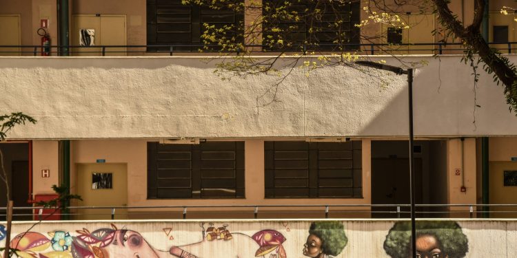 puc-sp-prepara-plano-de-demissao-voluntaria-para-incentivar-professores-a-aposentar