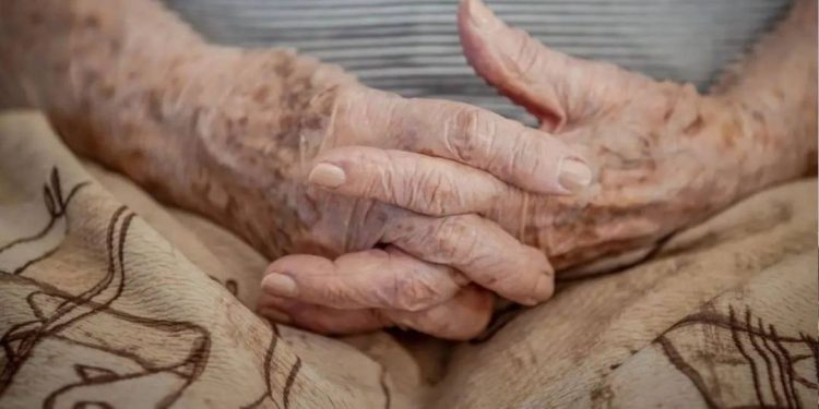 idosos-vao-poder-receber-remedios-em-casa?-alerj-vai-voltar-projeto-de-lei