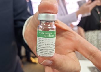 ministerio-da-saude-suspende-vacinacao-para-dengue-com-a-vacina-do-butantan-apos-duas-mortes