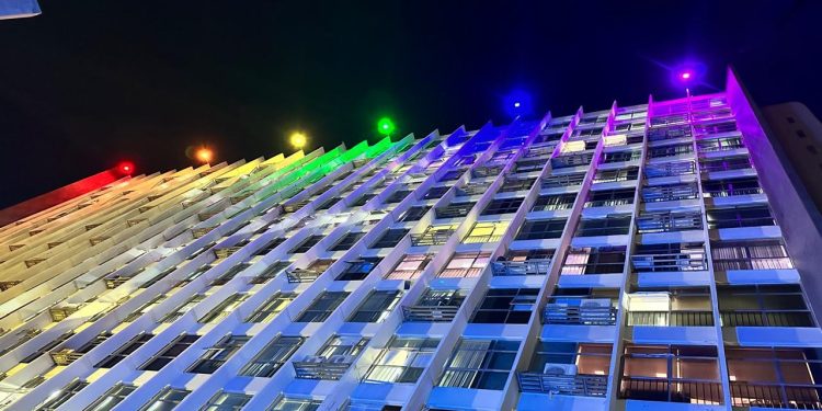 stm-se-ilumina-em-homenagem-ao-mes-do-orgulho-lgbt-pela-primeira-vez-em-mais-de-200-anos