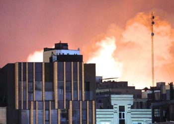 eua-concluem-novos-ataques-contra-o-ira,-que-diz-ter-bombardeado-base-americana