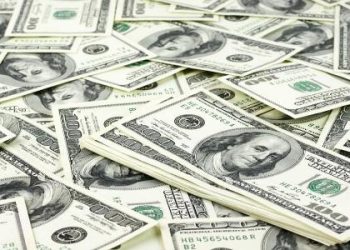 dolar-cai-a-r$-5,10-e-bolsa-sobe-apos-trump-anunciar-acordo-com-ira