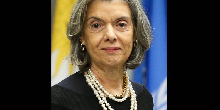carmen-lucia:-livro-da-ministra-entre-os-mais-vendidos-da-flip-(video)