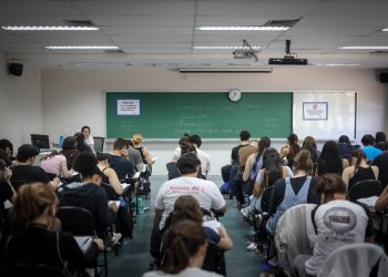 fuvest-aplica-2o-simulado-do-vestibular-2027-neste-domingo;-veja-horarios-e-o-que-levar