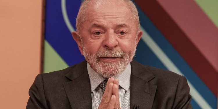 bastidores:-lula-apela-ao-pragmatismo-e-fala-em-corrigir-gastanca-caso-reeleito