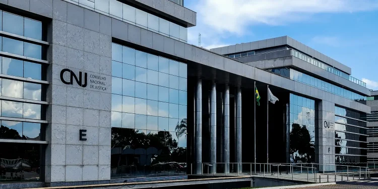 cnj-decide-afastar-ex-juiza-da-lava-jato-gabriela-hardt-por-dois-anos