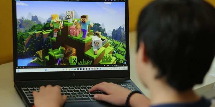 efeito-de-tecnologias-na-saude-mental-e-preocupacao-em-80%-da-escolas