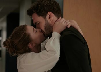 filme-de-‘a-hipotese-do-amor’-ganha-primeiro-poster-oficial