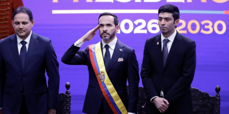 de-la-espriella-toma-posse-na-colombia-prometendo-liberdade-e-combate-ao-crime