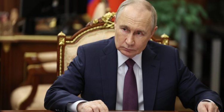 aliados-de-putin-querem-banir-das-eleicoes-o-unico-partido-que-rejeita-a-guerra-na-ucrania