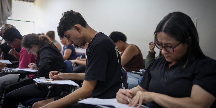 novos-livros-obrigatorios-da-fuvest-elevam-exigencia-interpretativa-de-candidatos