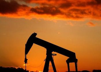petroleo-volta-a-encostar-em-us$-90-com-dilema-sobre-reabertura-de-hormuz