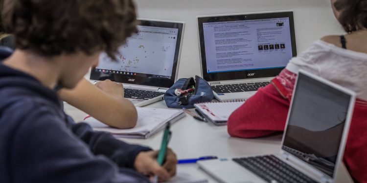 estudantes-querem-usar-ia-para-aprender-melhor,-mas-falta-orientacao,-aponta-levantamento