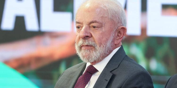 Campanha de Lula minimiza comportamento morde e assopra do presidente sobre Moraes