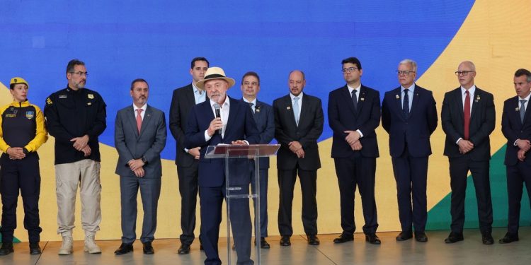 Lula rebate Trump e diz que terrorismo foi tentativa de golpe