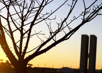 Documento orienta escolas sobre como enfrentar eventos climáticos