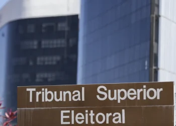 tse-decide-nao-multar-flavio-bolsonaro-por-uso-de-video-feito-com-ia
