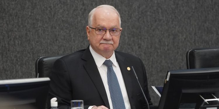 Caso Master: Fachin cobra explicações de Moraes, Mendonça, PGR e PF