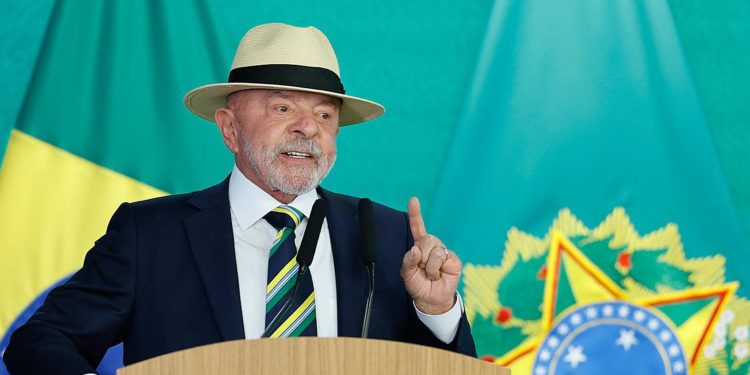Incomodado com pesquisas, Lula quer recálculo de rota para destacar entregas do mandato