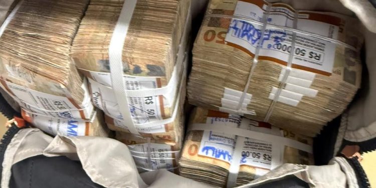 Filha da deputada Soraya Santos (PL) estava com os R$ 600 mil apreendidos pela PF