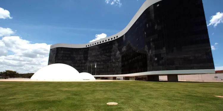 TSE realiza hoje lacração dos sistemas que serão usados nas eleições