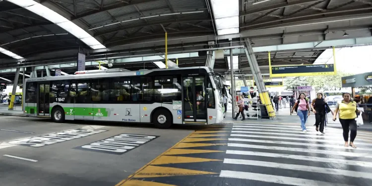 Operação combate infiltração do PCC no transporte público em São Paulo