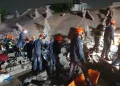 Prédio em construção desaba sobre casa em São Paulo